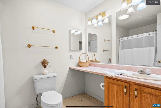 Building Photo - 1510 Beacon Hill