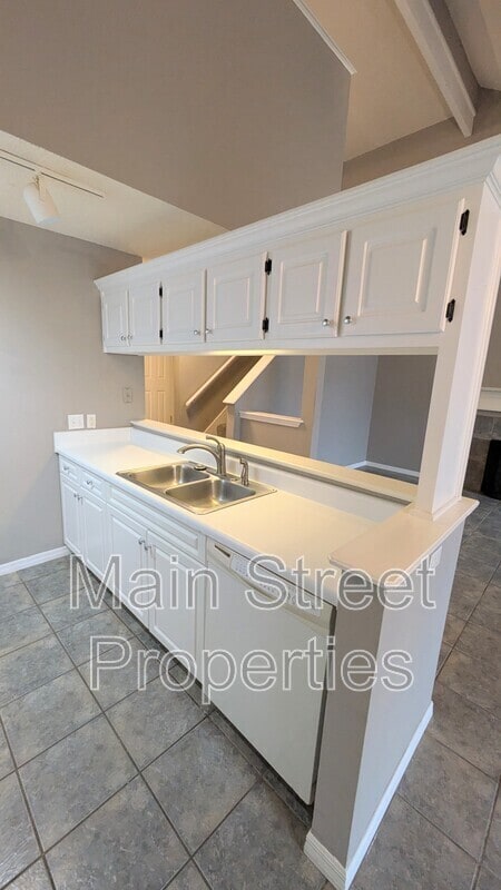 Building Photo - 3180 Birdseye Cir