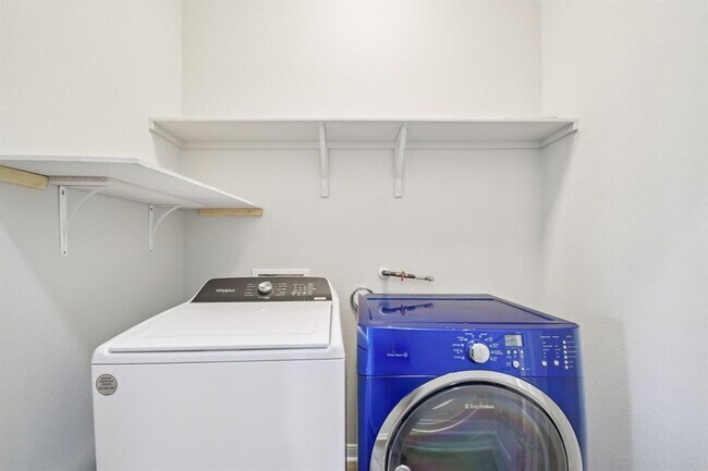 Building Photo - 1801 Fairhaven Gtwy