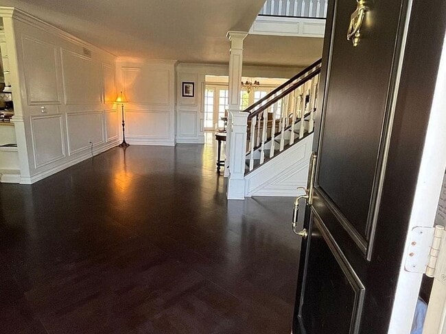 Building Photo - Westlake Village First Neighborhood Cul-De-Sac Home ** Non-Smoking Home/Property**