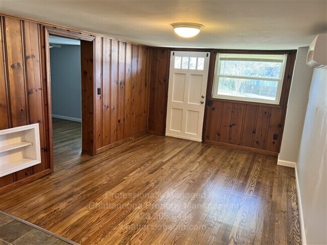 Building Photo - 310 S Parkdale Ave