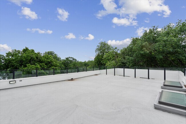 Building Photo - 1707 Kerr Ave