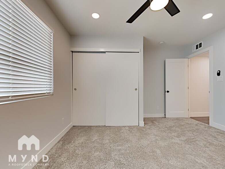 Building Photo - 2528 E Hermosa Dr
