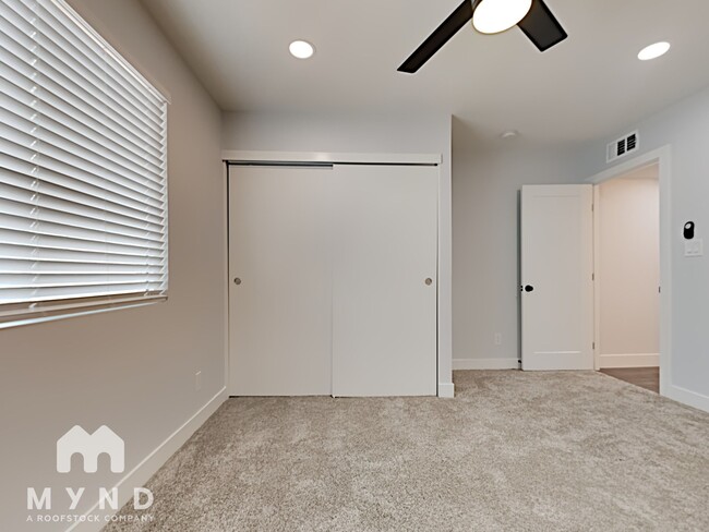 Building Photo - 2528 E Hermosa Dr