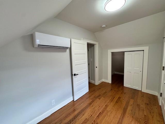 Building Photo - 16 Mayflower St