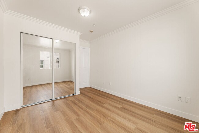 Building Photo - 11738 Valley View Ave