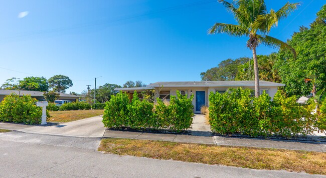 Building Photo - 2401 Avenue Q
