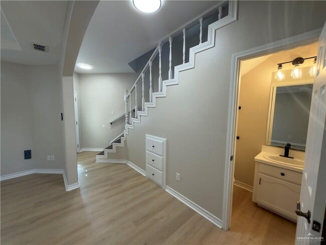 Building Photo - 19 Sumpter Ct