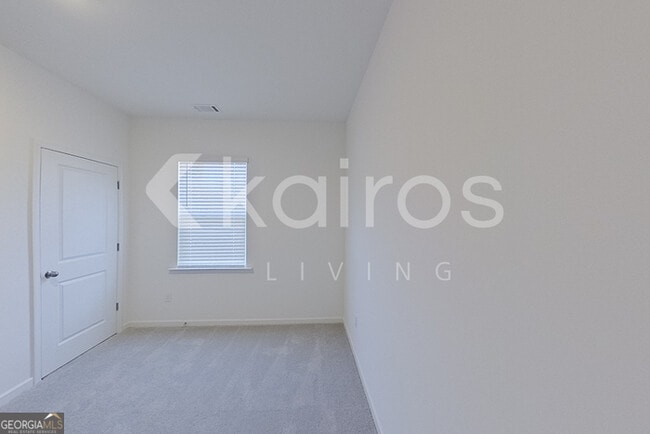 Building Photo - 216 Birch Ave