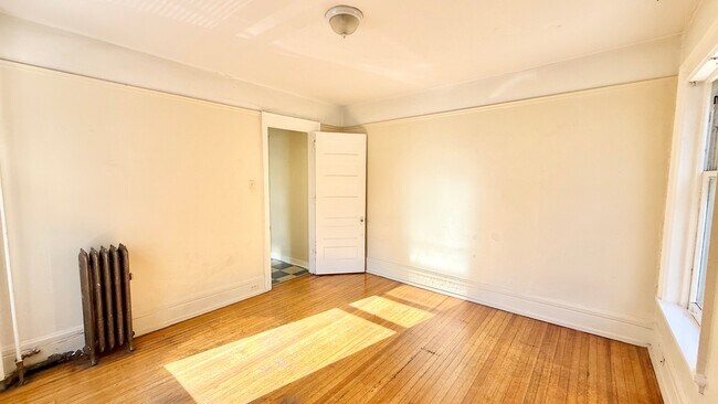 B3CCC635-304D-40D2-9082-40437F11EA3A - Cross Apartments