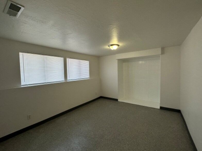 Building Photo - 535 W 400 N