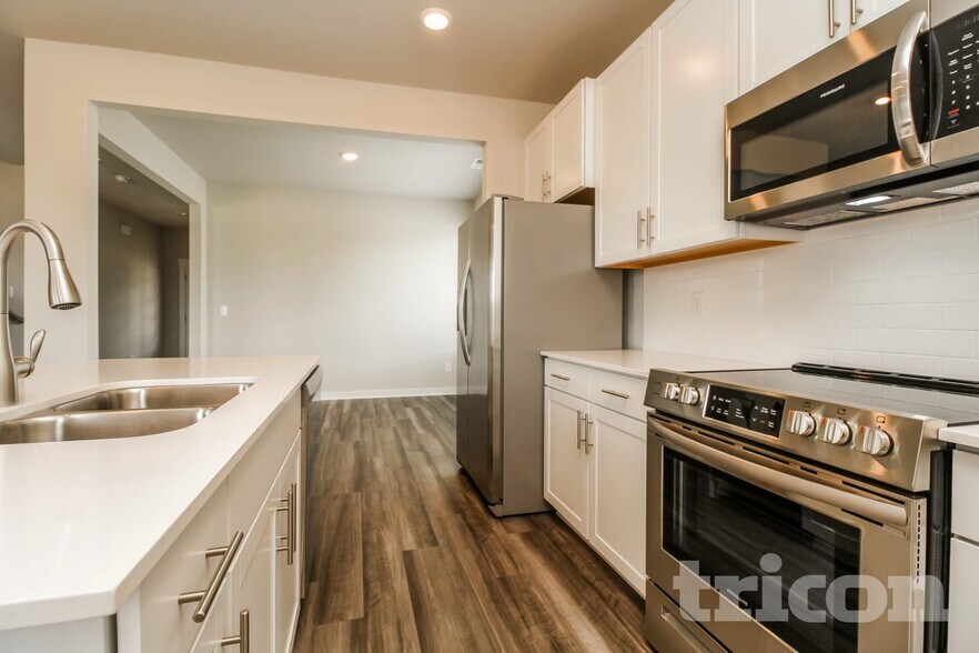 Building Photo - 1728 Lannister Ave