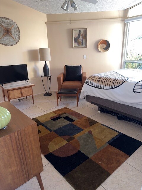 Building Photo - 37800 Da Vall Dr