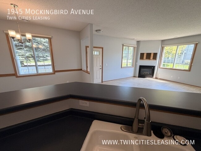 Building Photo - 1945 Mockingbird Ave