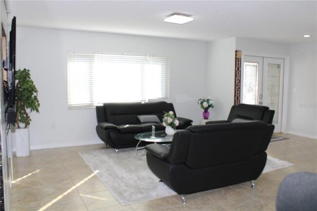 Building Photo - 7655 Cardiff Ct N