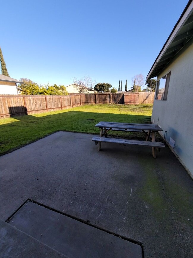 Building Photo - Parkway Home