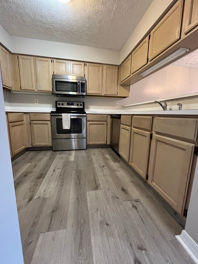 Building Photo - 1580 SW Crossing Cir