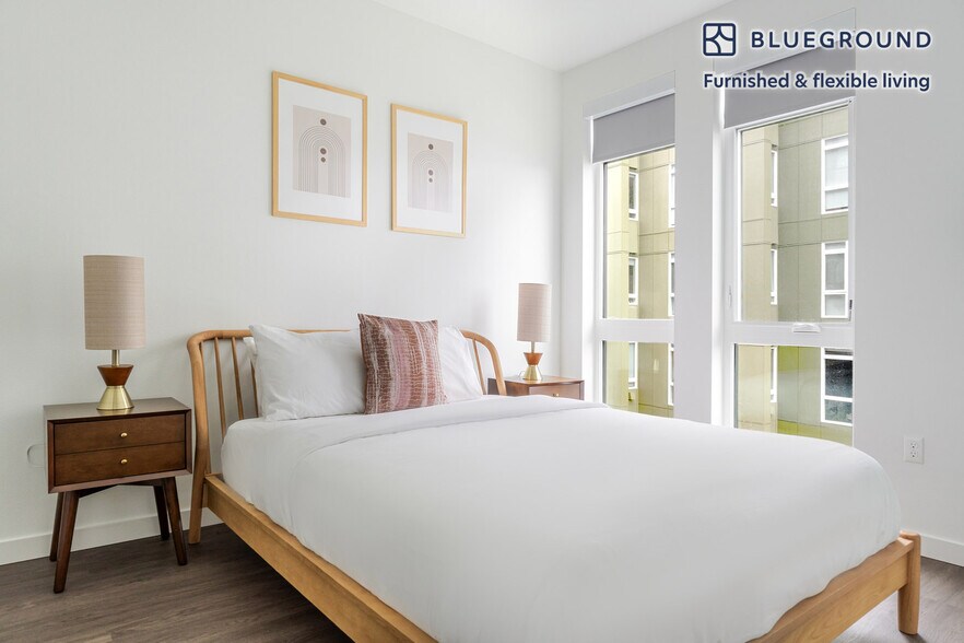 Building Photo - 17645 NE 69th Ct