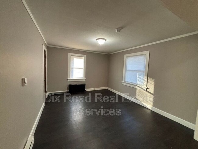 Building Photo - 55 Forest Glen Ave