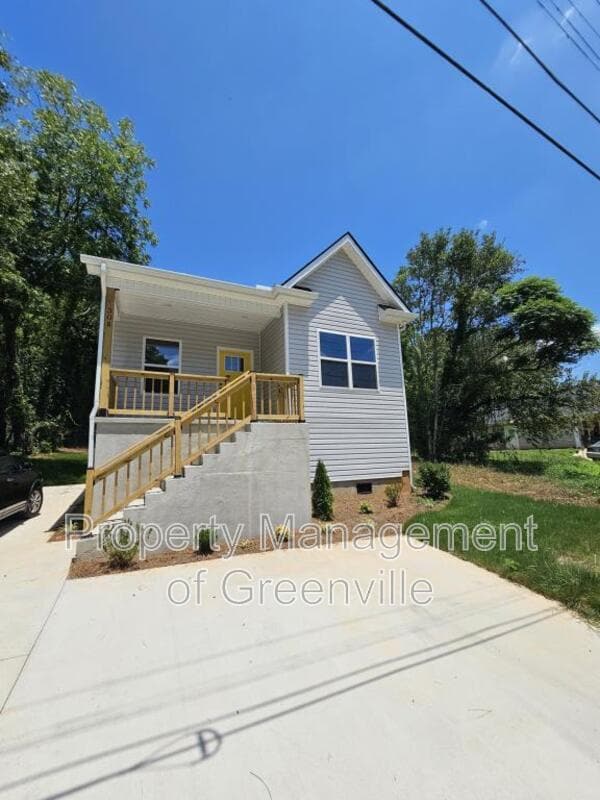 Building Photo - 305 Appian Dr