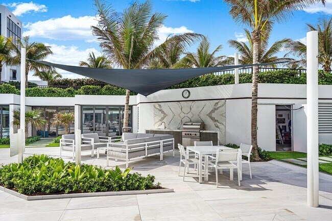 Building Photo - 3100 S Ocean Blvd