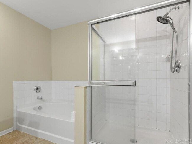 Building Photo - 508 Grosvenor Ln