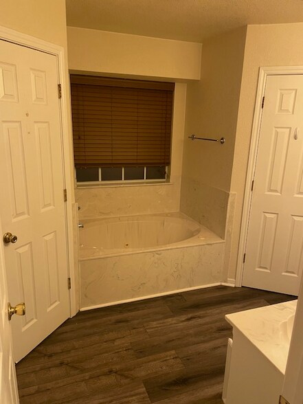 Building Photo - 4507 Mildred Ave