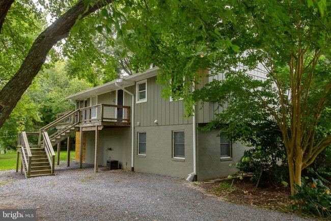 Building Photo - 17220 Gum Landing Rd