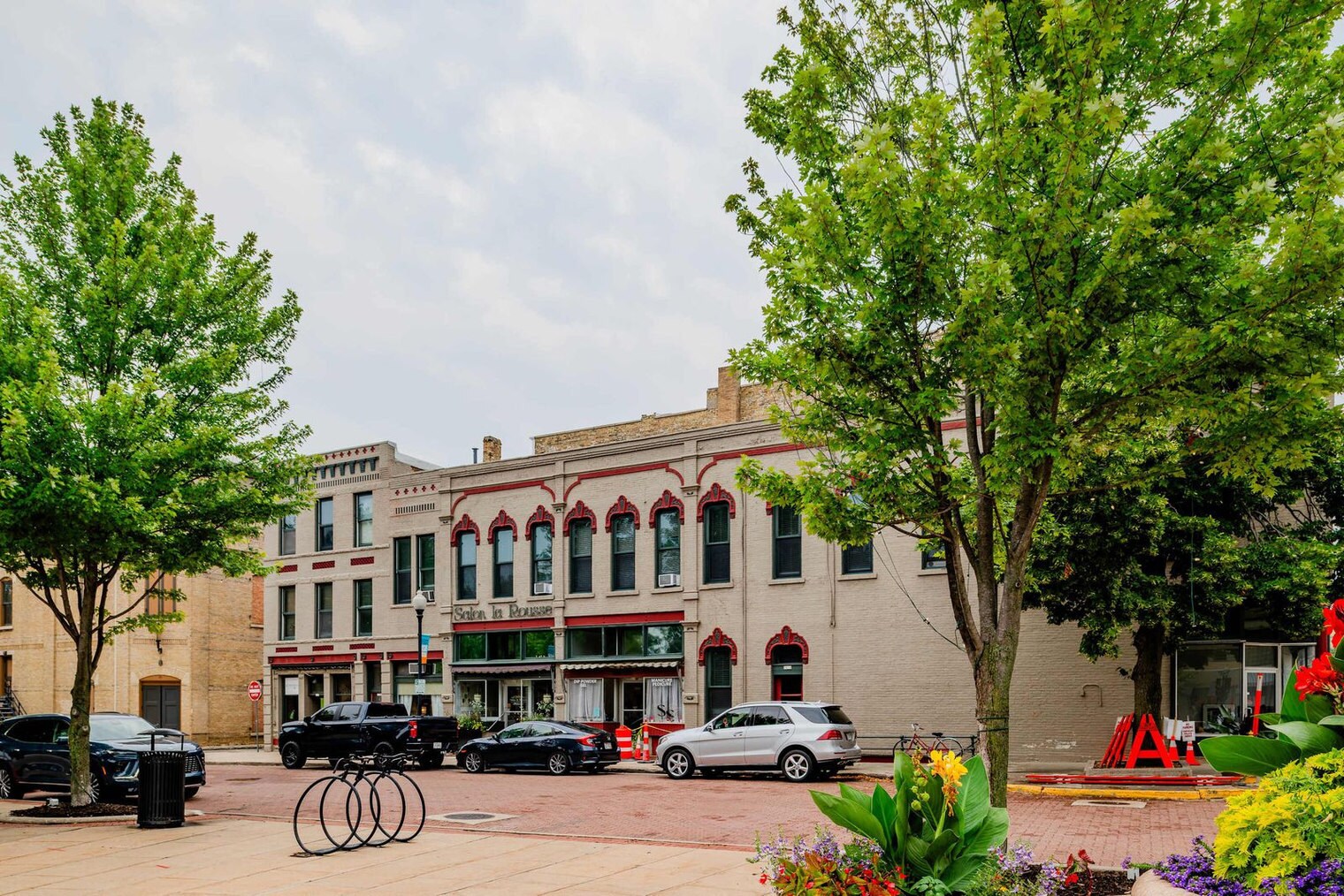 Building Photo - 101 Algoma Blvd