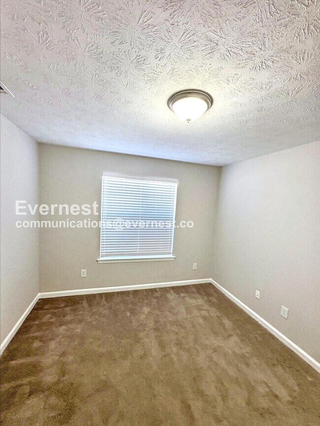 Building Photo - 7011 Regency Ln