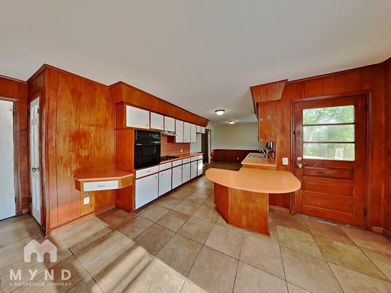 Building Photo - 1966 S Mayfair Ave