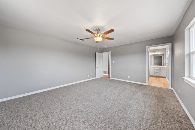 Building Photo - 2-5 ACRES IN HARKER HEIGHTS! FOUR BEDROOMS...
