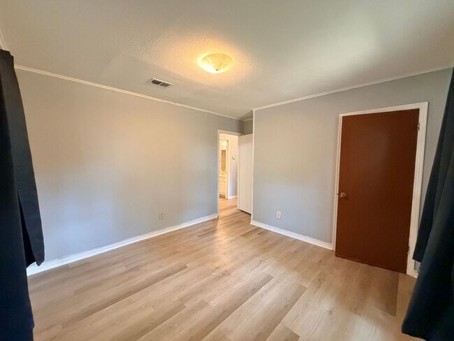 Building Photo - 224 Virginia