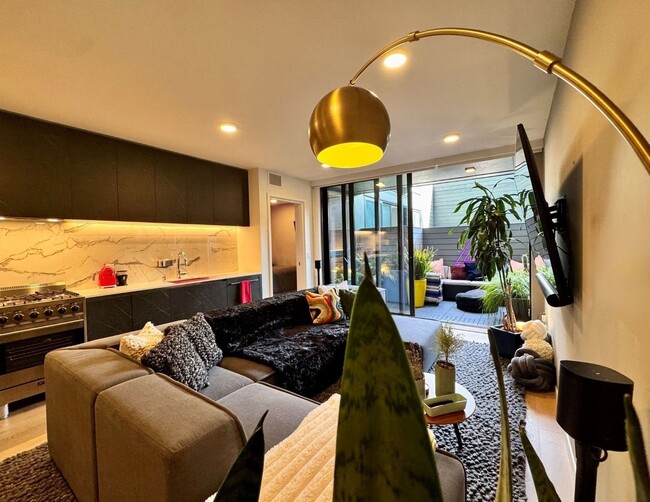 Building Photo - Maison à SOMA  |Secured Smart Access. Mode...