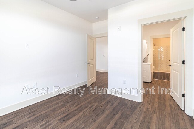 Building Photo - 1110 Franck St