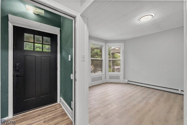 Building Photo - 318 N 7th St