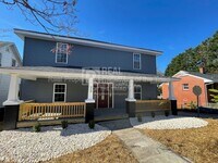 Building Photo - 528 N Scales St