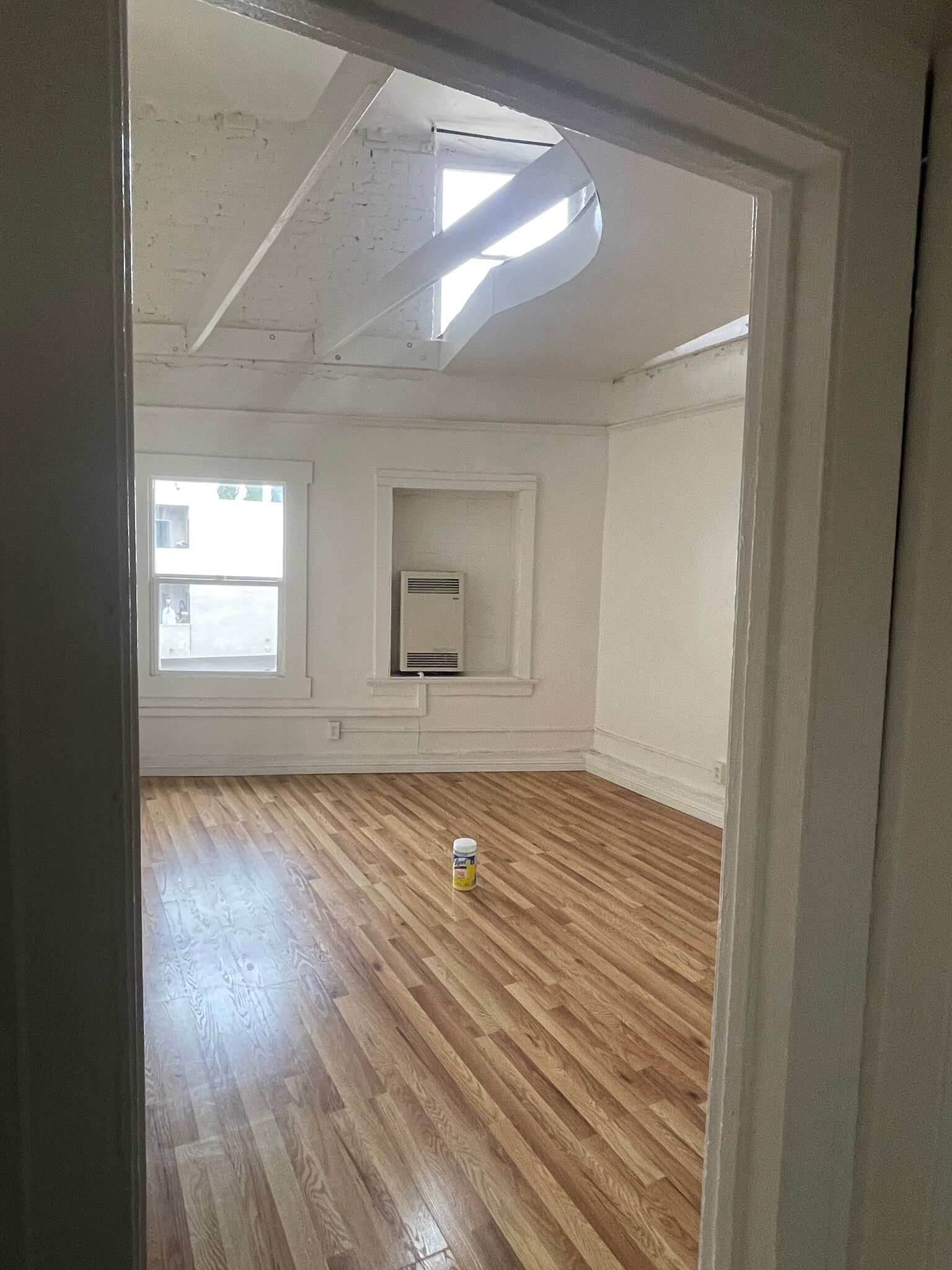 main room from entry foyer - 4013 W Sunset Blvd