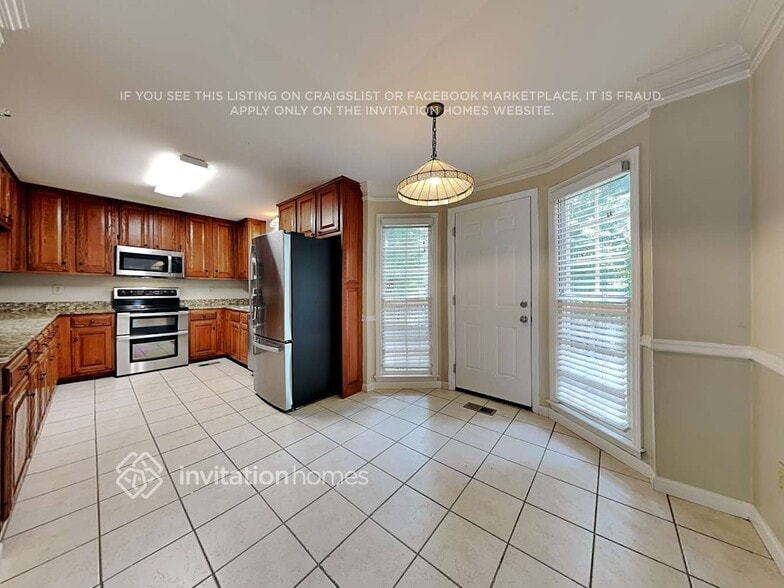 Building Photo - 9320 N Lake Dr