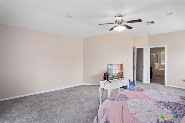 Building Photo - 504 Lakota Ln