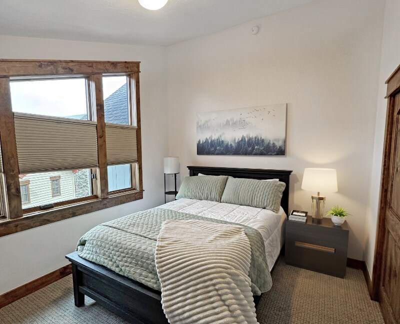 Building Photo - 80 Mule Deer Ct