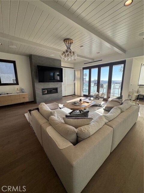 Building Photo - 1120 Palm Dr