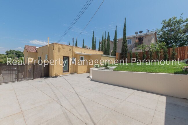 Building Photo - Beautiful Newly Renovated 3-Bedroom Home in a Prime Location