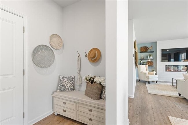 Building Photo - 36 Summerwood Ln