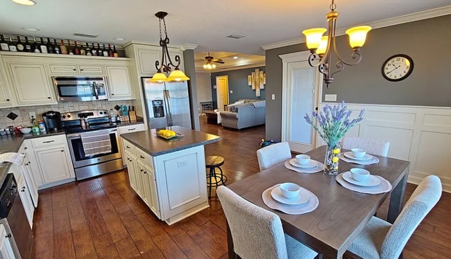 Building Photo - Charming 3-Bedroom Home with Lake Views and Modern Amenities in Hahira, GA