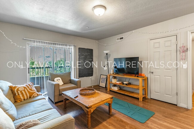 Building Photo - 843 E 620 N St