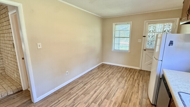 Building Photo - 641 Dawson Terrace NW