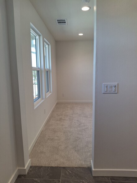 Building Photo - 4672 Catmint Ln