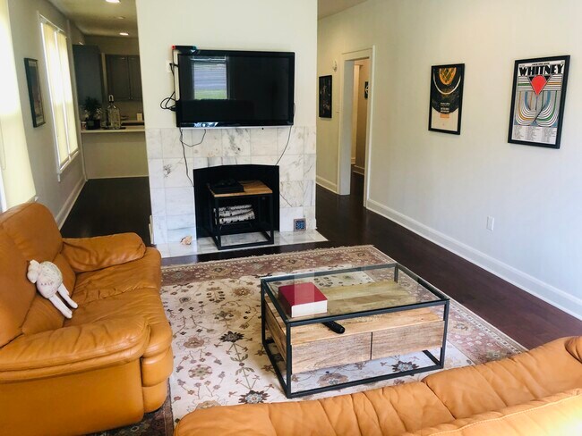 Building Photo - 1618 Enfield Rd