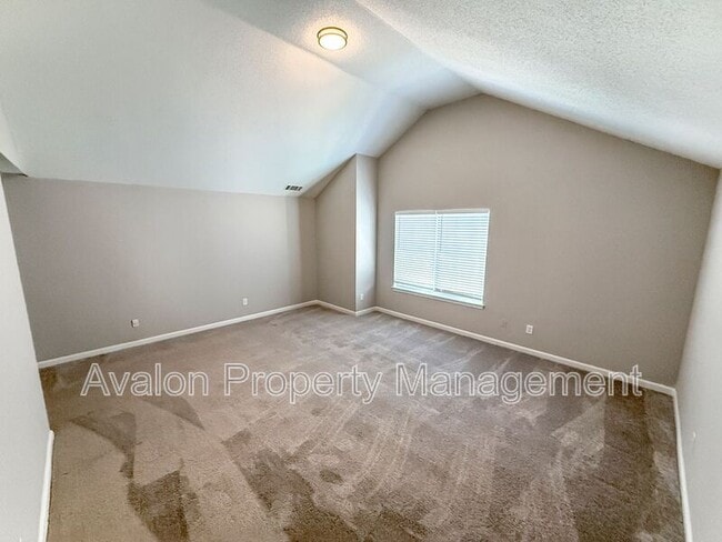 Building Photo - 282 Bonnes Dr SW